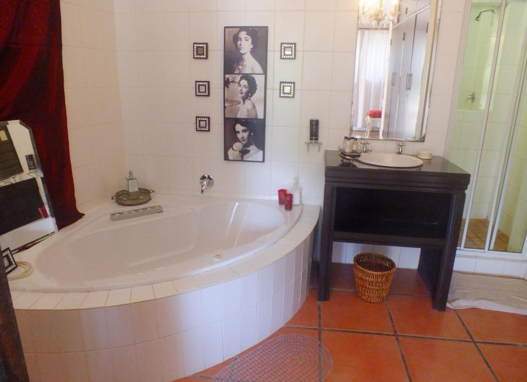 A Whale Of A View Bed & Breakfast Plettenberg Bay Ruang foto